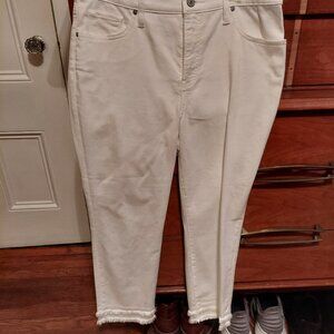 NWT Chico's So Slimming Girlfriend Slim Leg Crop w/ Frayed Hem, in White size 1